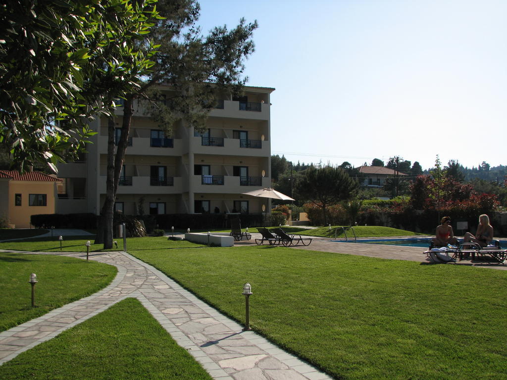 Hotel Azur Kriopigi Exterior photo